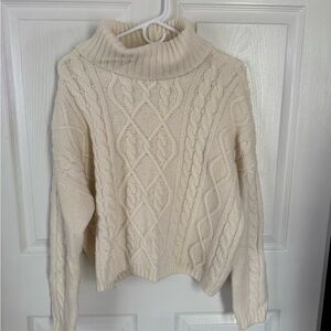 Abercrombie & Fitch Cream Cable Knit Turtleneck Sweater worn handful of times